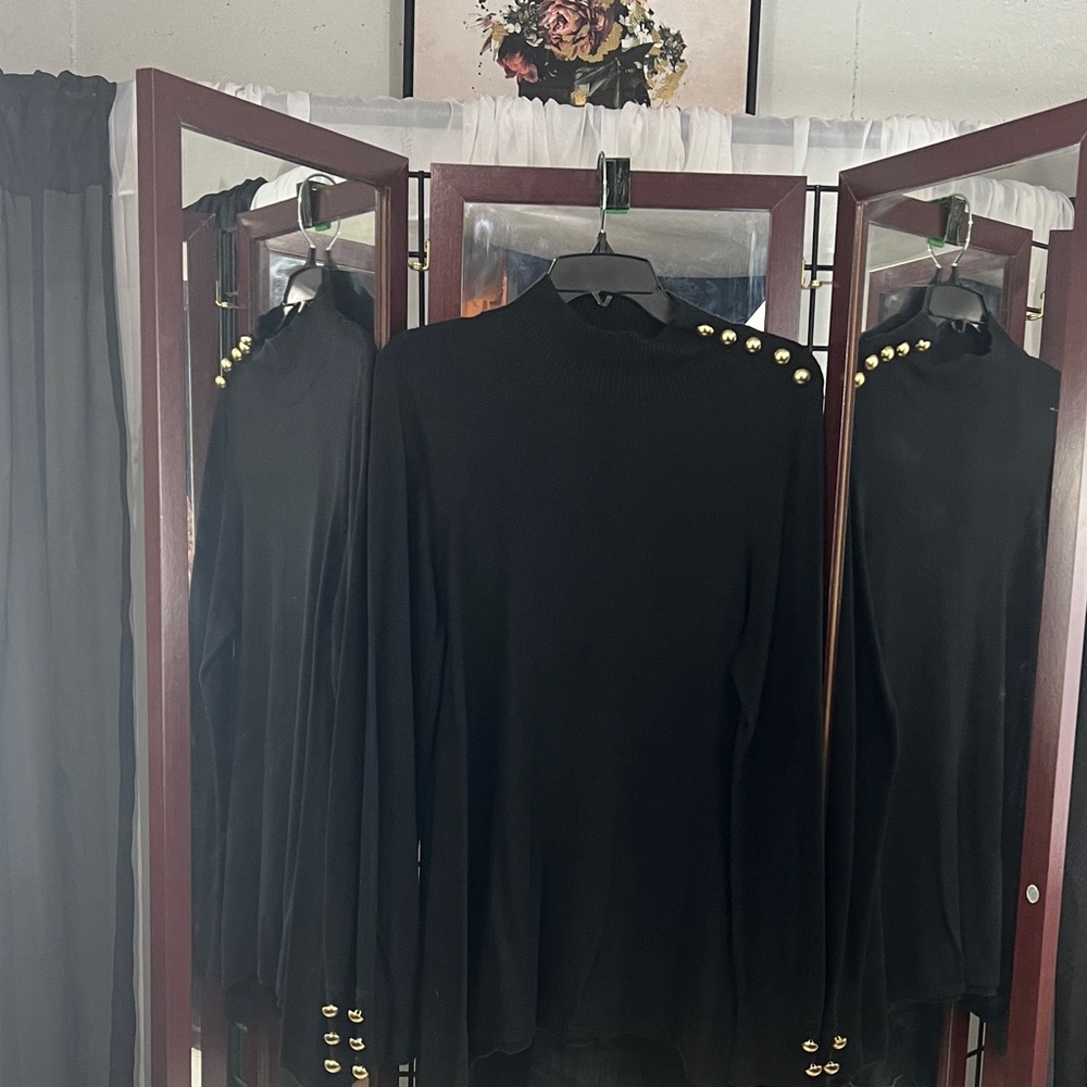 EUC VINTAGE BLACK RIBBED KNIT  MOCK TURTLE NECKSweater with Gold Button Accents